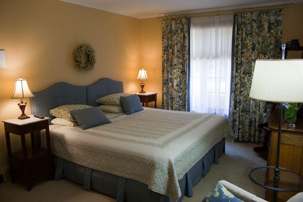 Cedar Gables Bed & Breakfast Niagara-on-the-Lake Exteriör bild